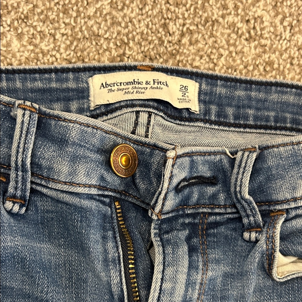 Abercrombie & Fitch Light Blue Ankle Jeans